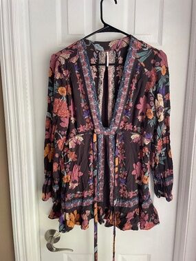 Free People Tapestry Floral Deep V-Neck Ruffle Hem Tunic Top - Size 6